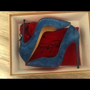 Size 37 blue suede Christian louboutins so Kate